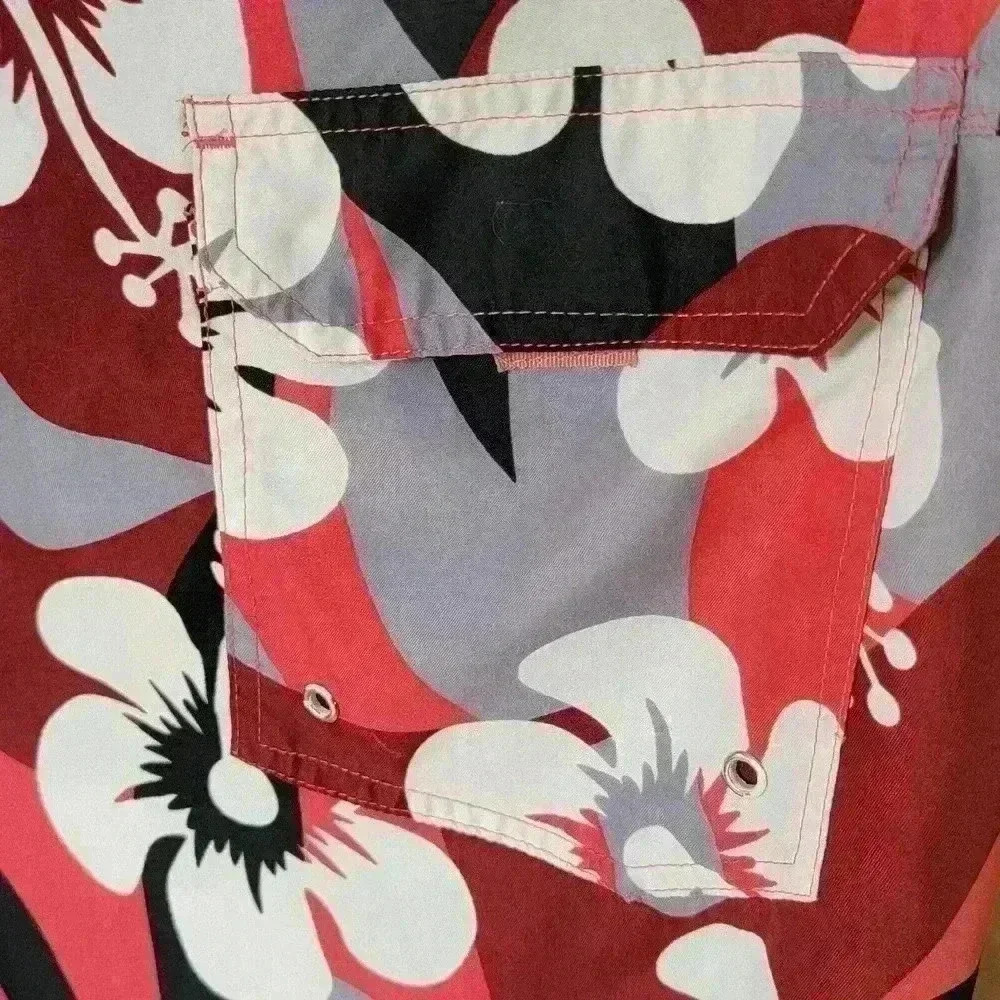 Shaka Surfwear Men's Red & White Hawaiian Swim Board Shorts/ Size 40 Waist - Picture 5 of 8